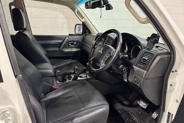 2020 Mitsubishi Pajero Exceed NX