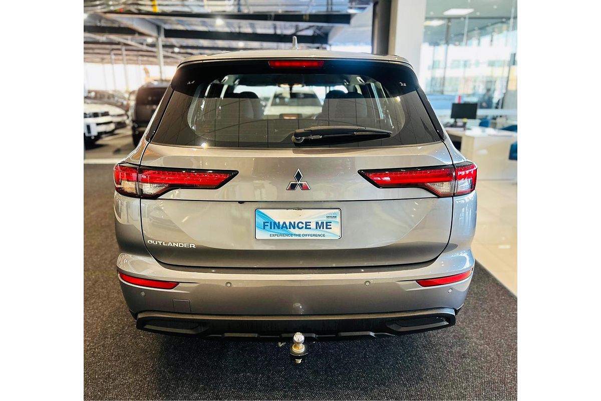 2023 Mitsubishi Outlander ES ZM