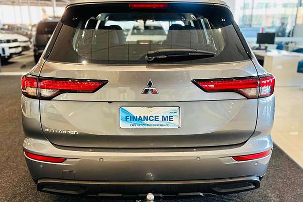 2023 Mitsubishi Outlander ES ZM