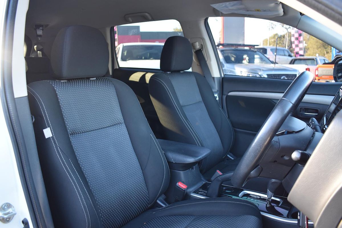 2017 Mitsubishi Outlander LS Safety Pack ZK