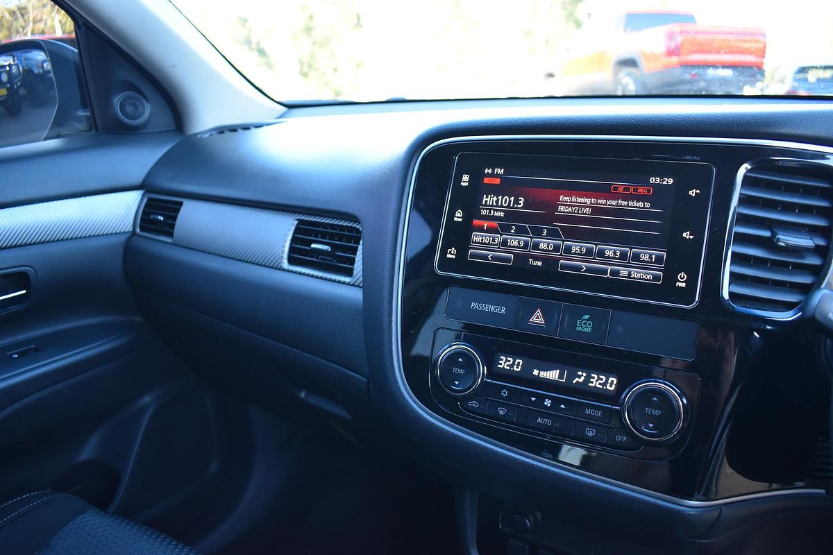 2017 Mitsubishi Outlander LS Safety Pack ZK