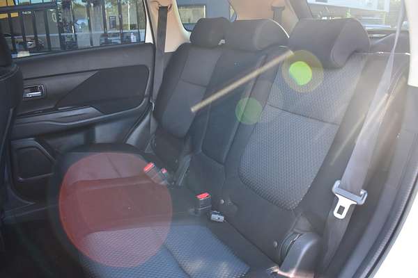 2017 Mitsubishi Outlander LS Safety Pack ZK