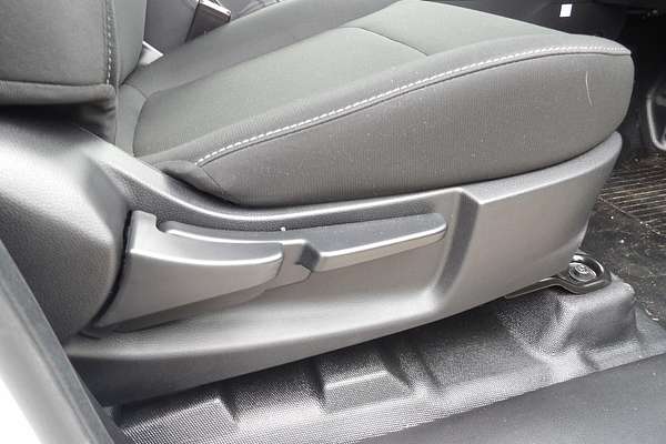 2025 Isuzu D-MAX SX High Ride Rear Wheel Drive