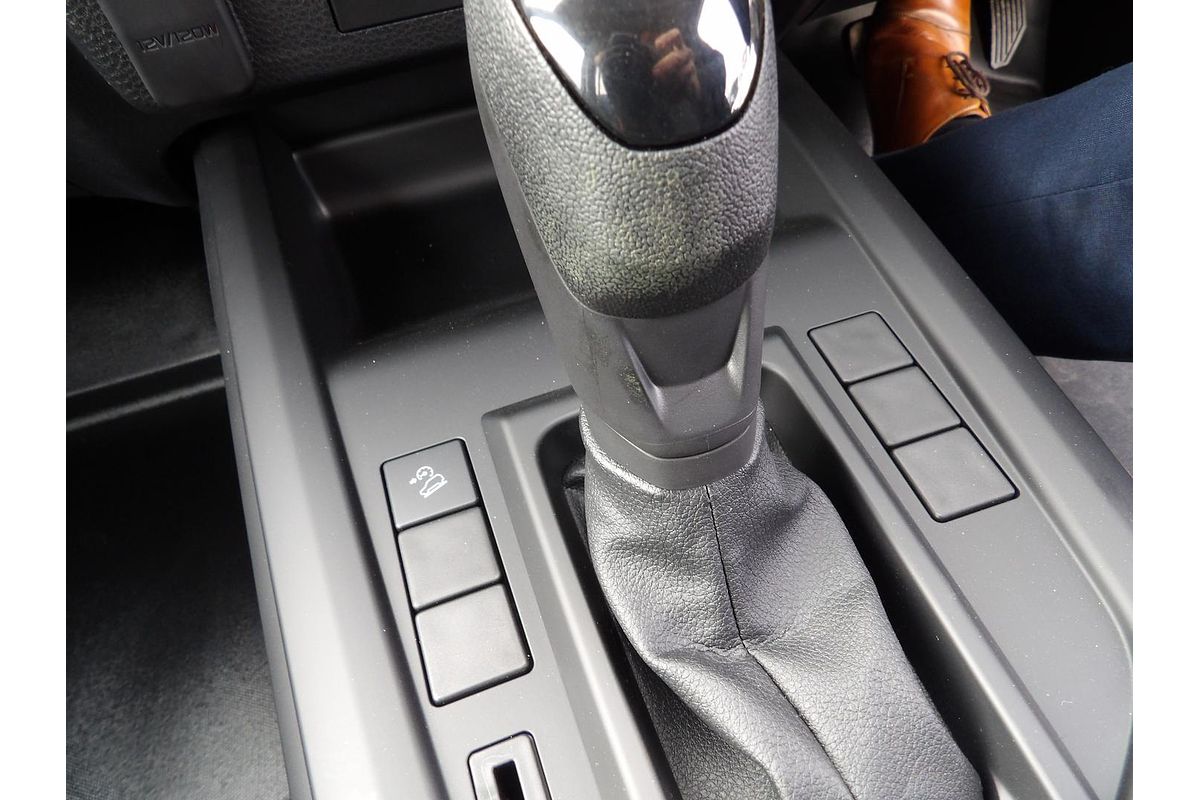 2025 Isuzu D-MAX SX High Ride Rear Wheel Drive