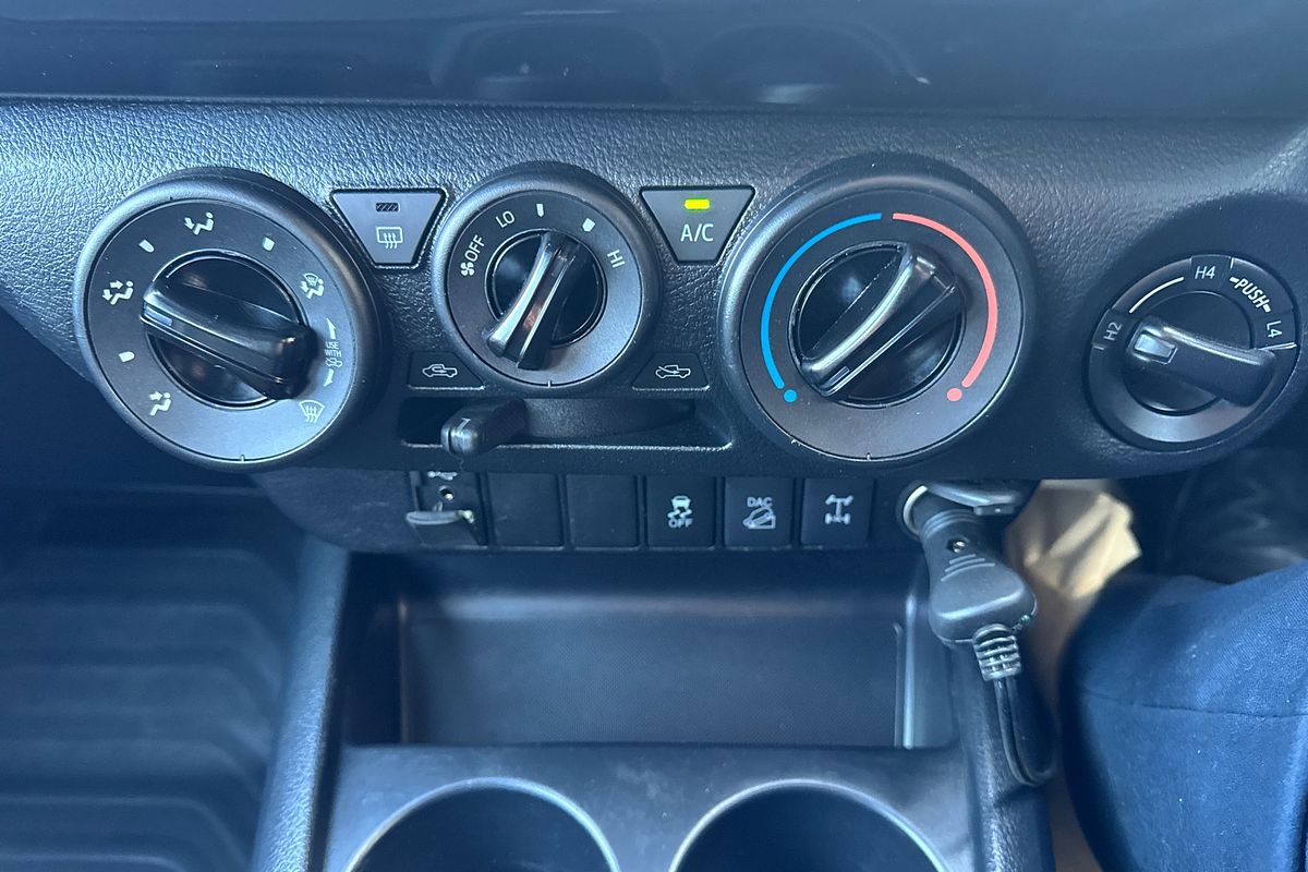 2020 Toyota Hilux SR GUN126R 4X4