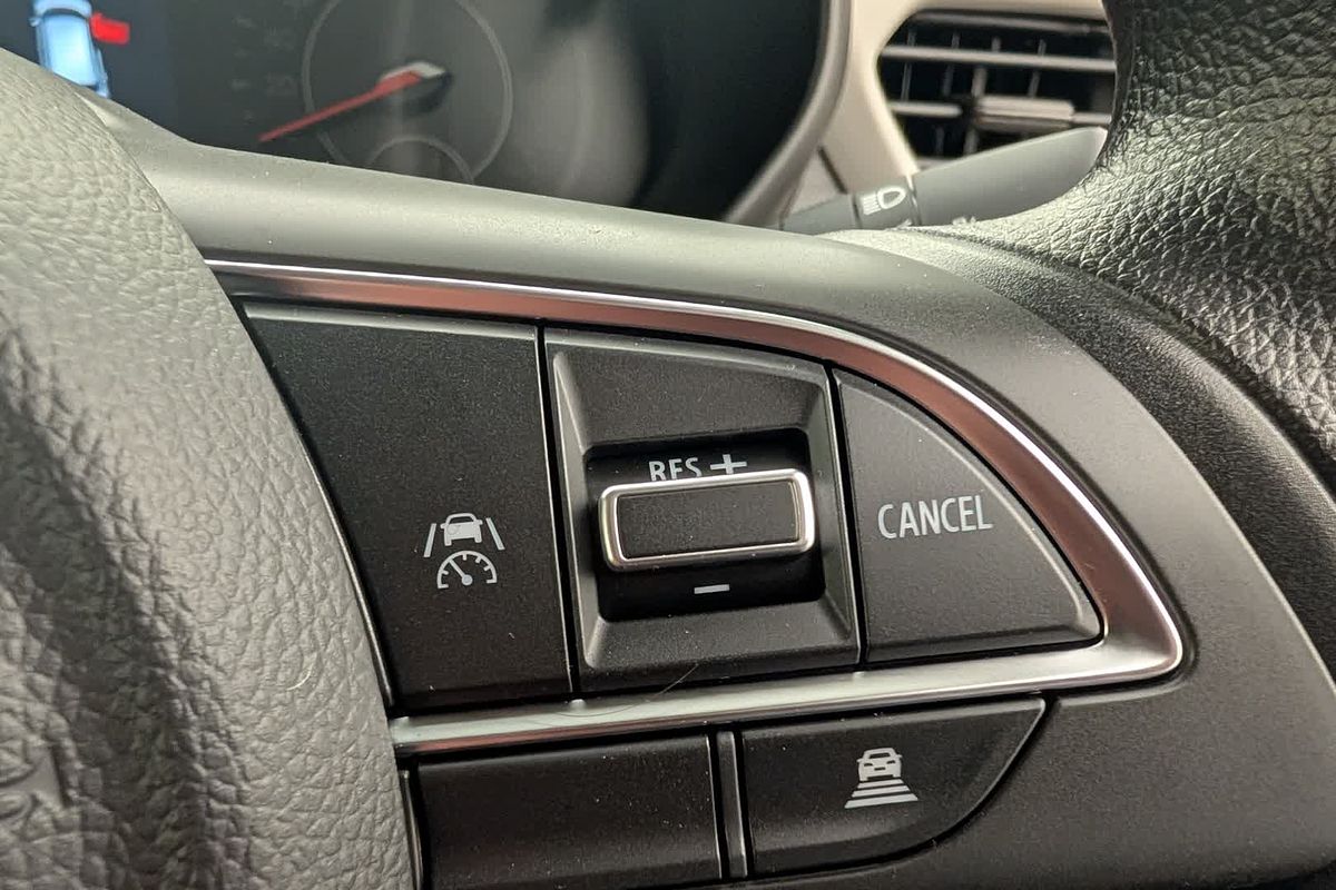2025 Suzuki Swift Hybrid UZ