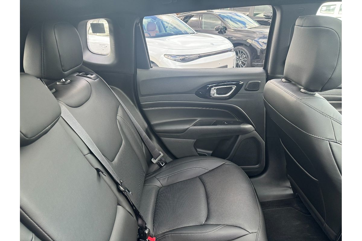2023 Jeep Compass S-Limited M6