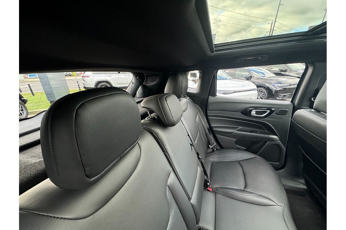 2023 Jeep Compass S-Limited M6