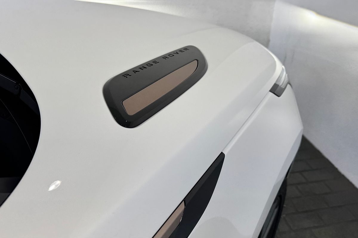 2024 Land Rover Range Rover Velar P250 Dynamic SE L560