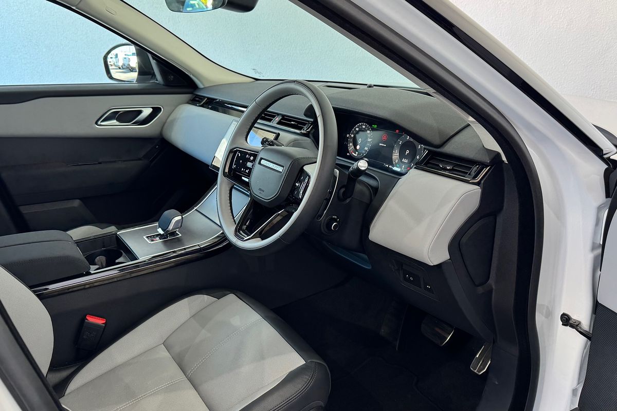 2024 Land Rover Range Rover Velar P250 Dynamic SE L560