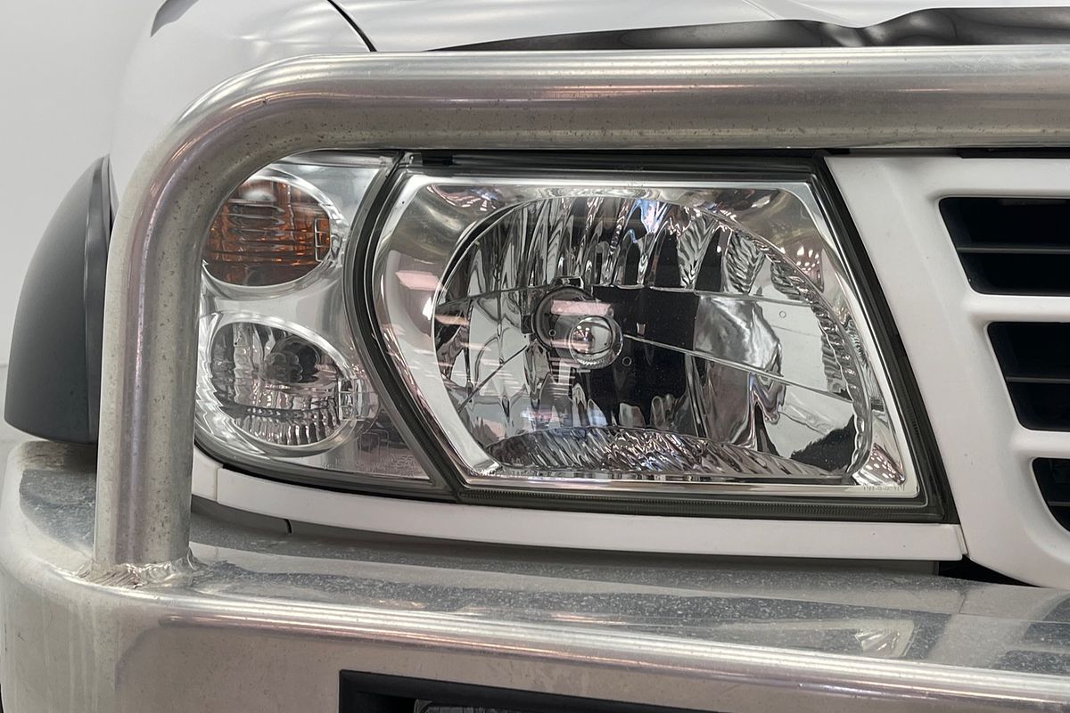 2004 Nissan Patrol ST GU III