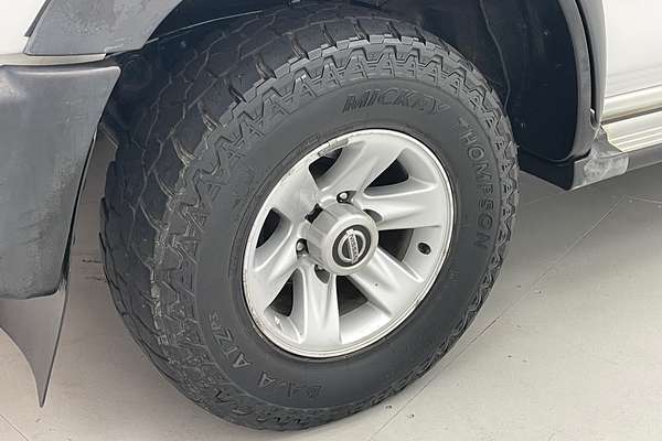 2004 Nissan Patrol ST GU III