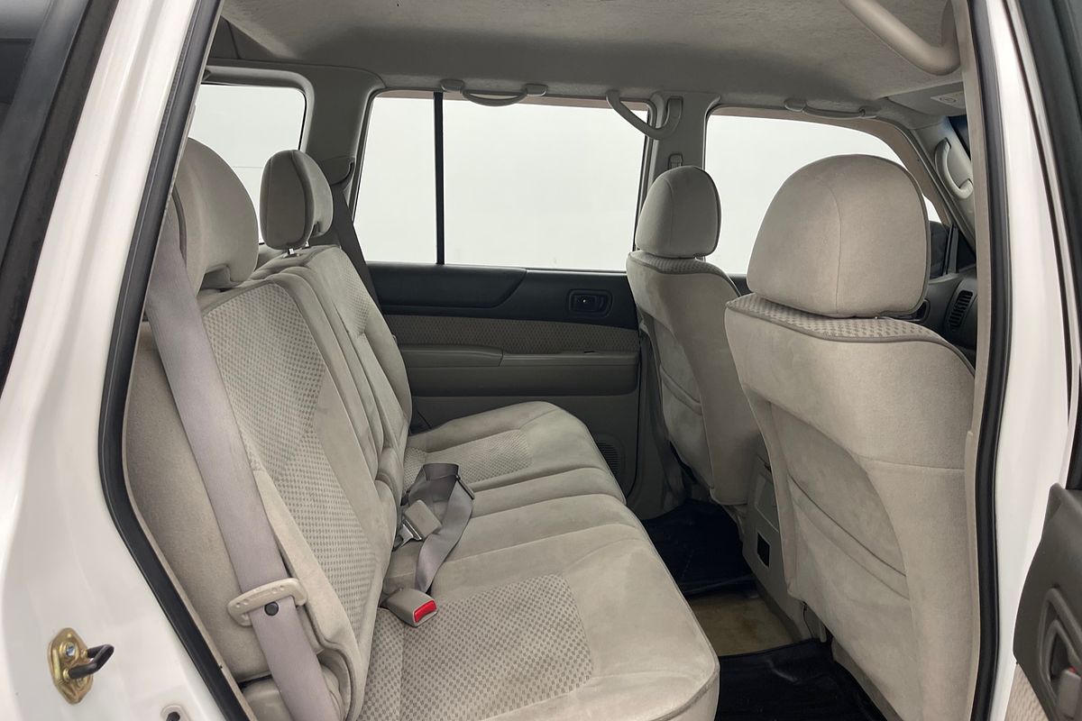 2004 Nissan Patrol ST GU III