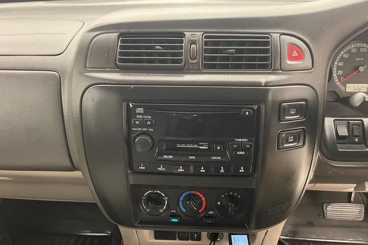 2004 Nissan Patrol ST GU III