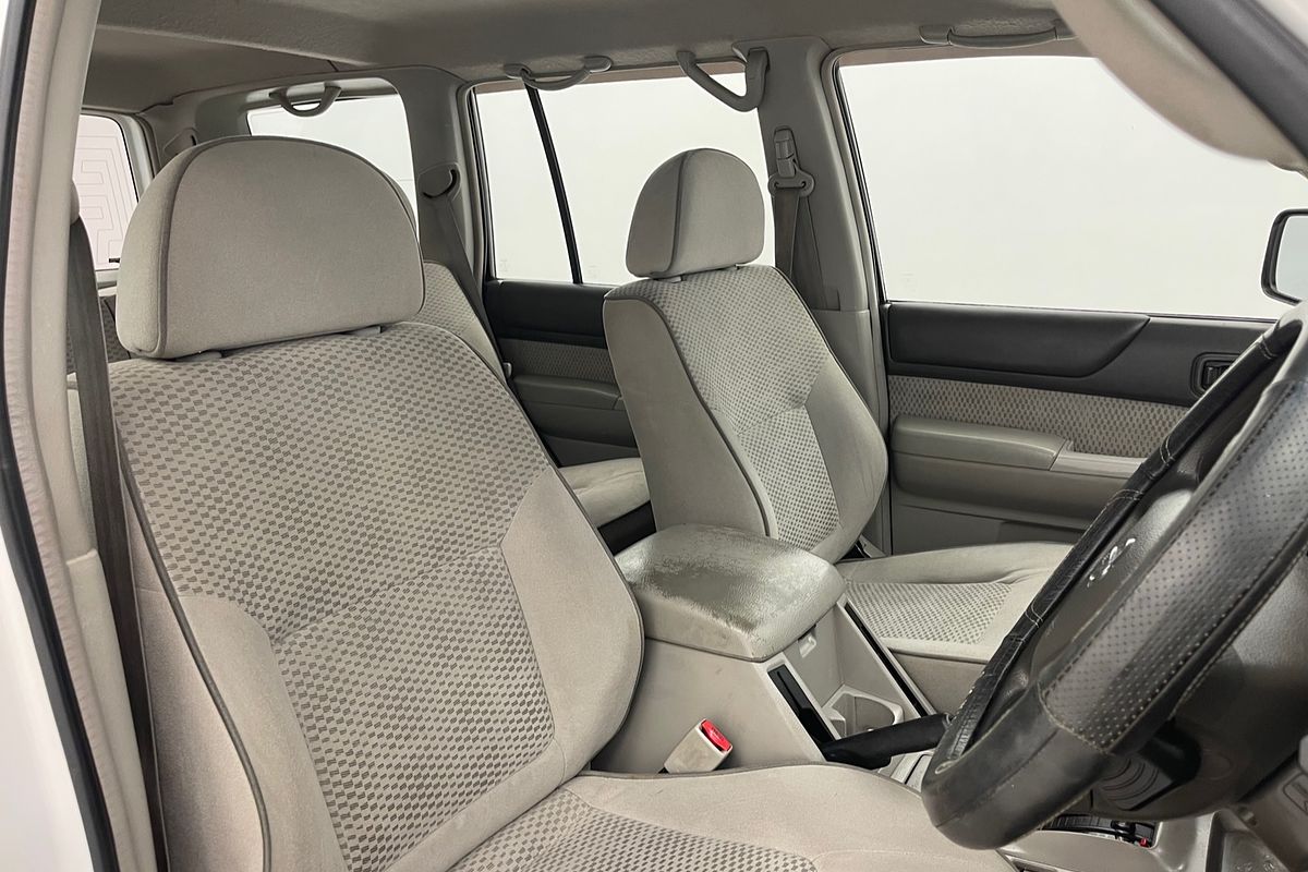 2004 Nissan Patrol ST GU III