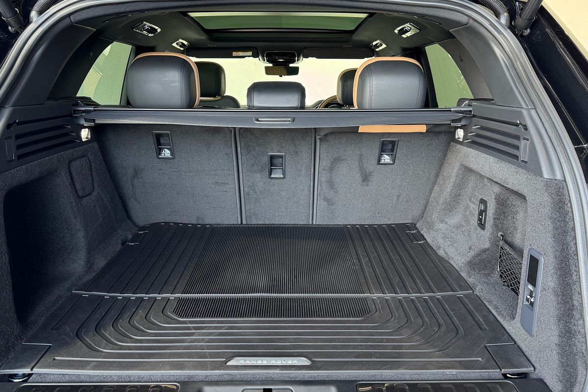 2025 Land Rover Range Rover Sport D350 Dynamic HSE L461