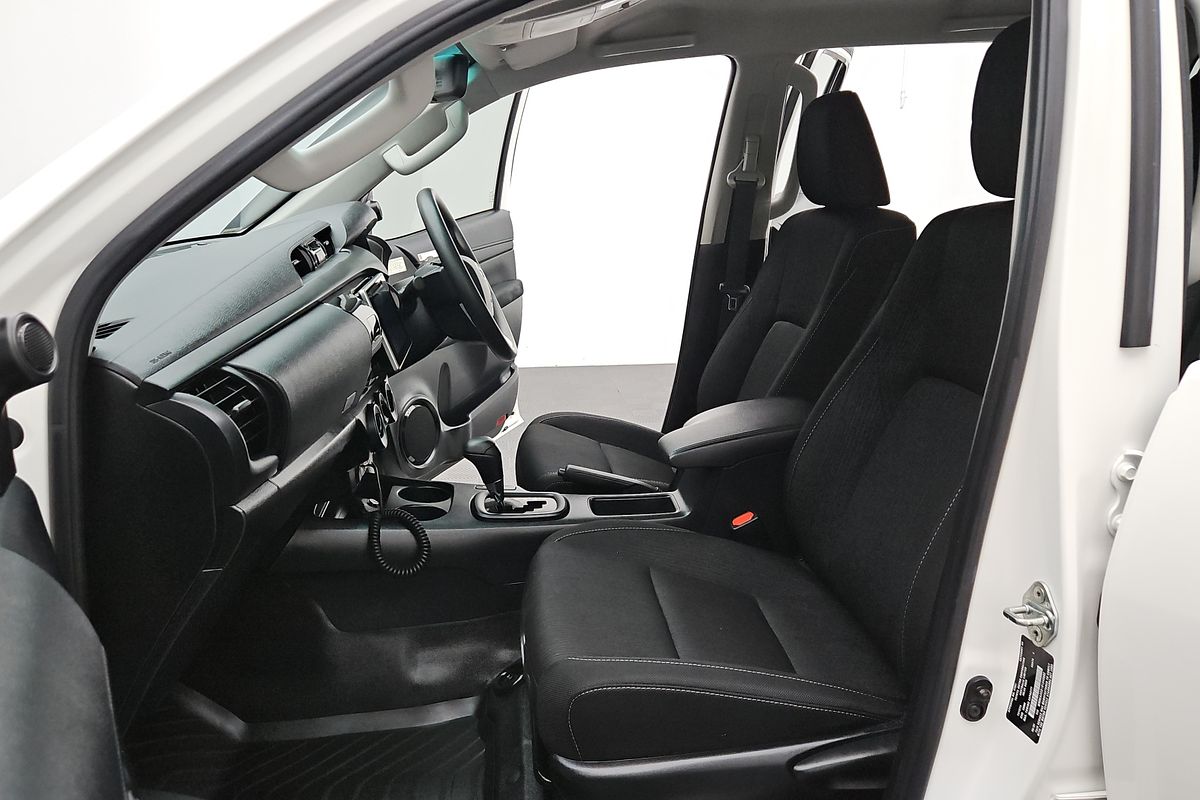 2020 Toyota Hilux SR GUN126R 4X4