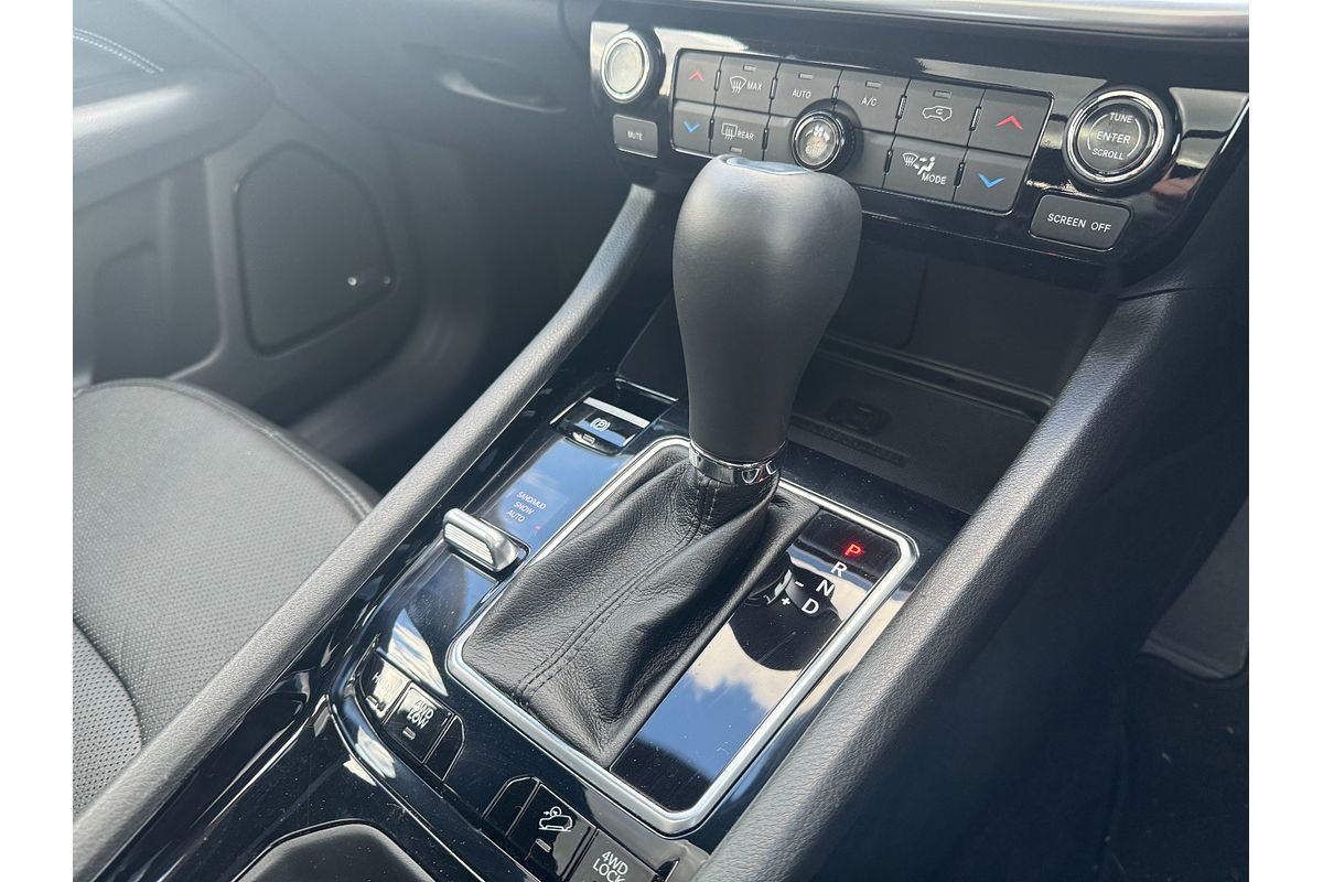 2023 Jeep Compass S-Limited M6