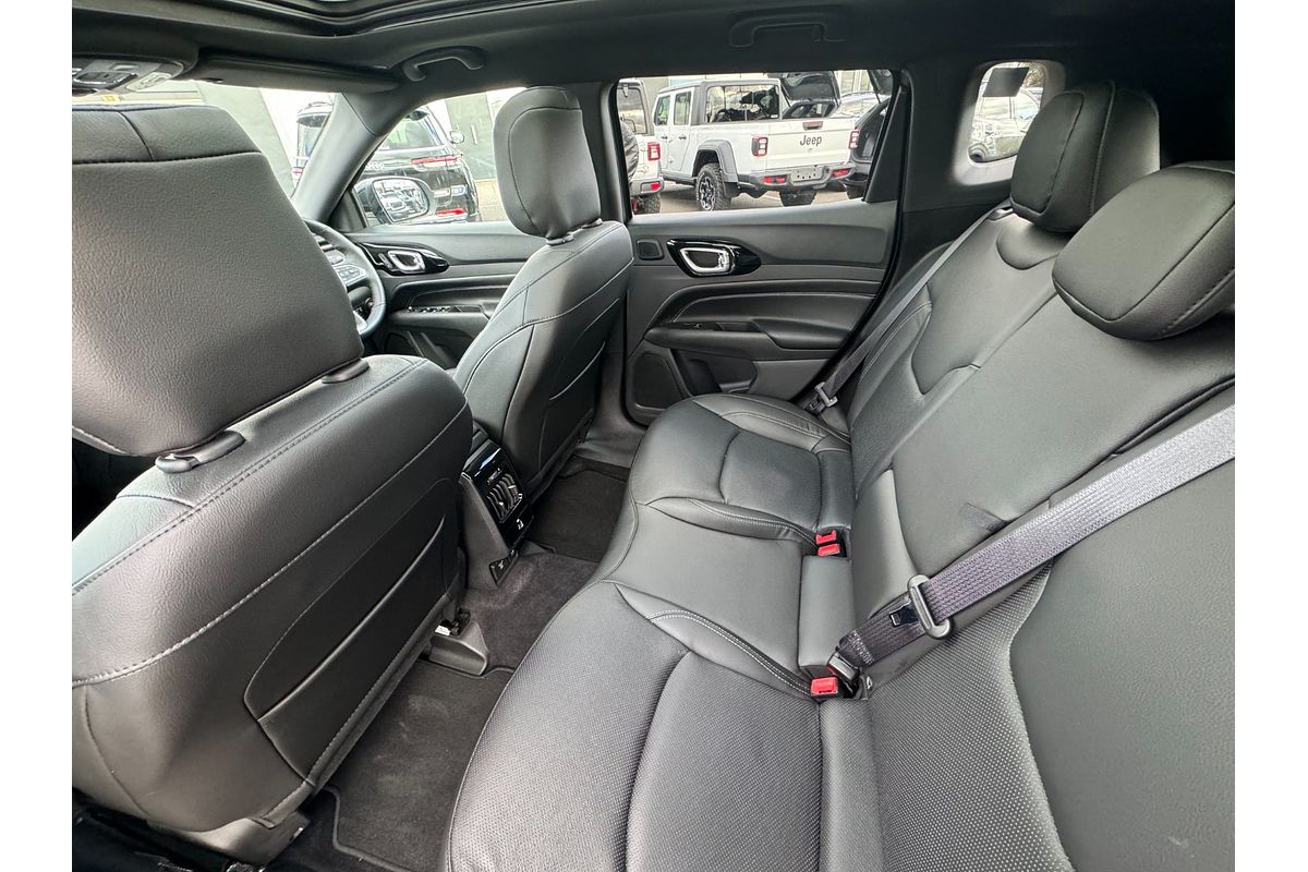 2023 Jeep Compass S-Limited M6