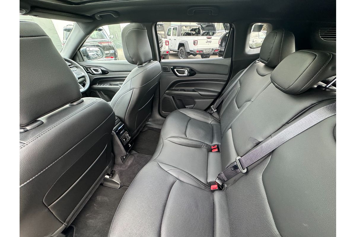 2023 Jeep Compass S-Limited M6
