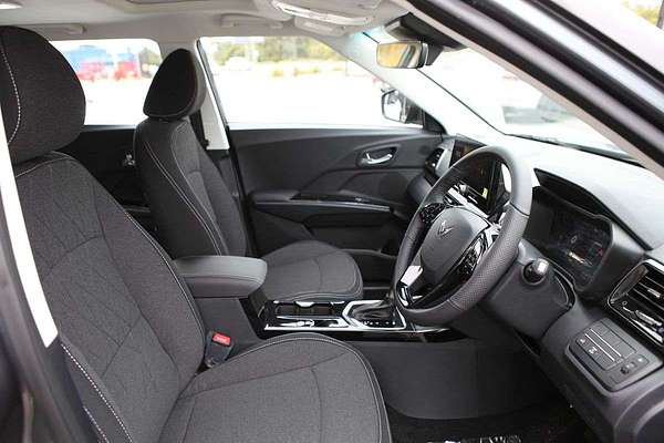 2025 Mahindra XUV 3XO AX5L