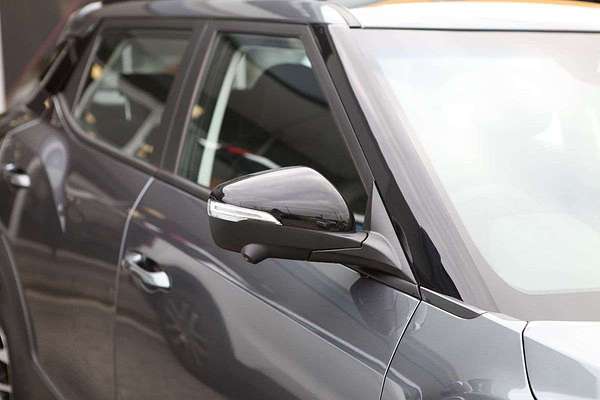 2025 Mahindra XUV 3XO AX5L