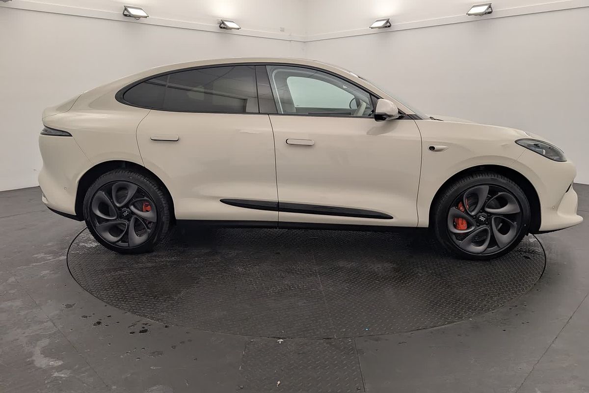 2025 MG IM6AWD100PERF