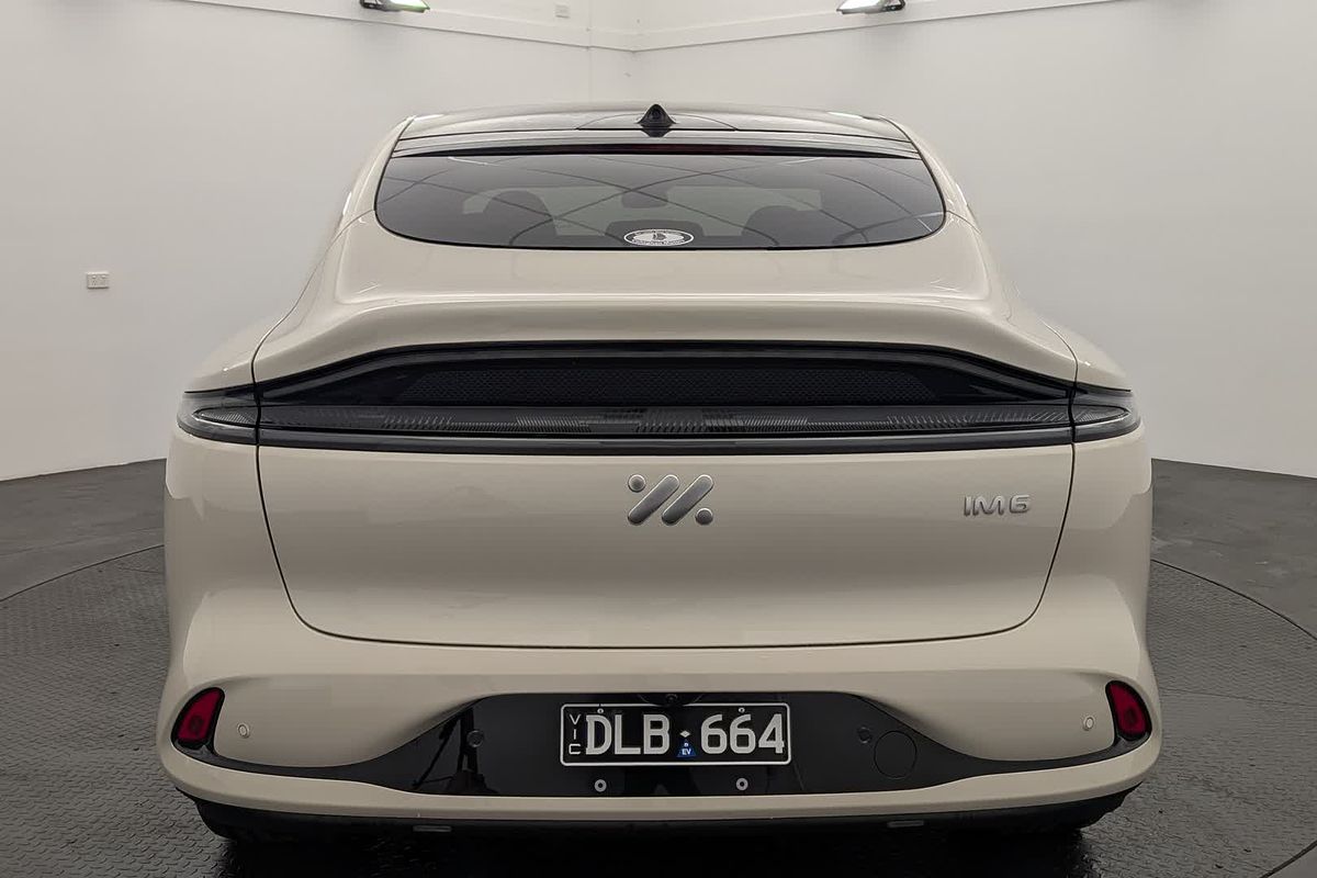 2025 MG IM6AWD100PERF