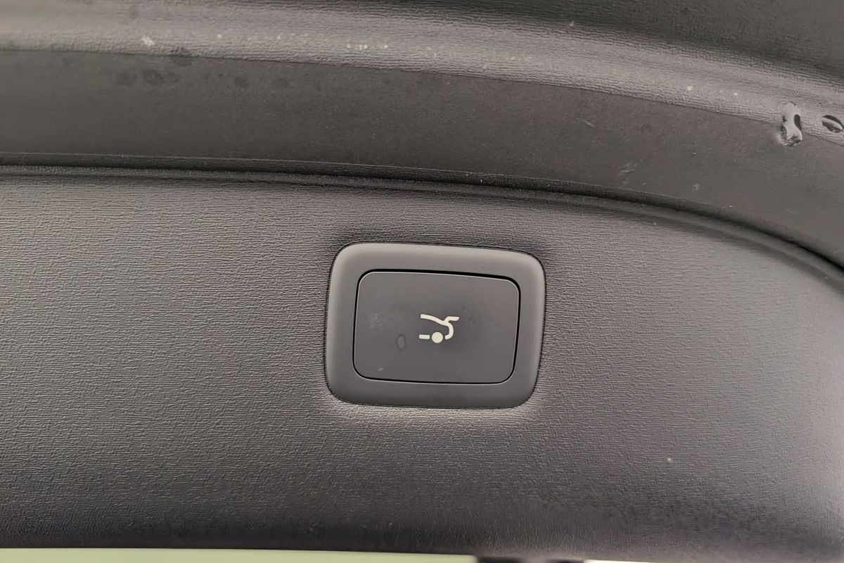 2025 MG IM6AWD100PERF