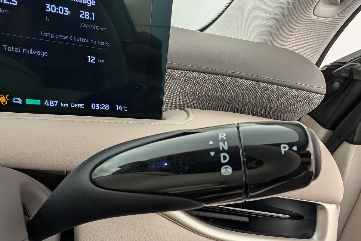 2025 MG IM6AWD100PERF