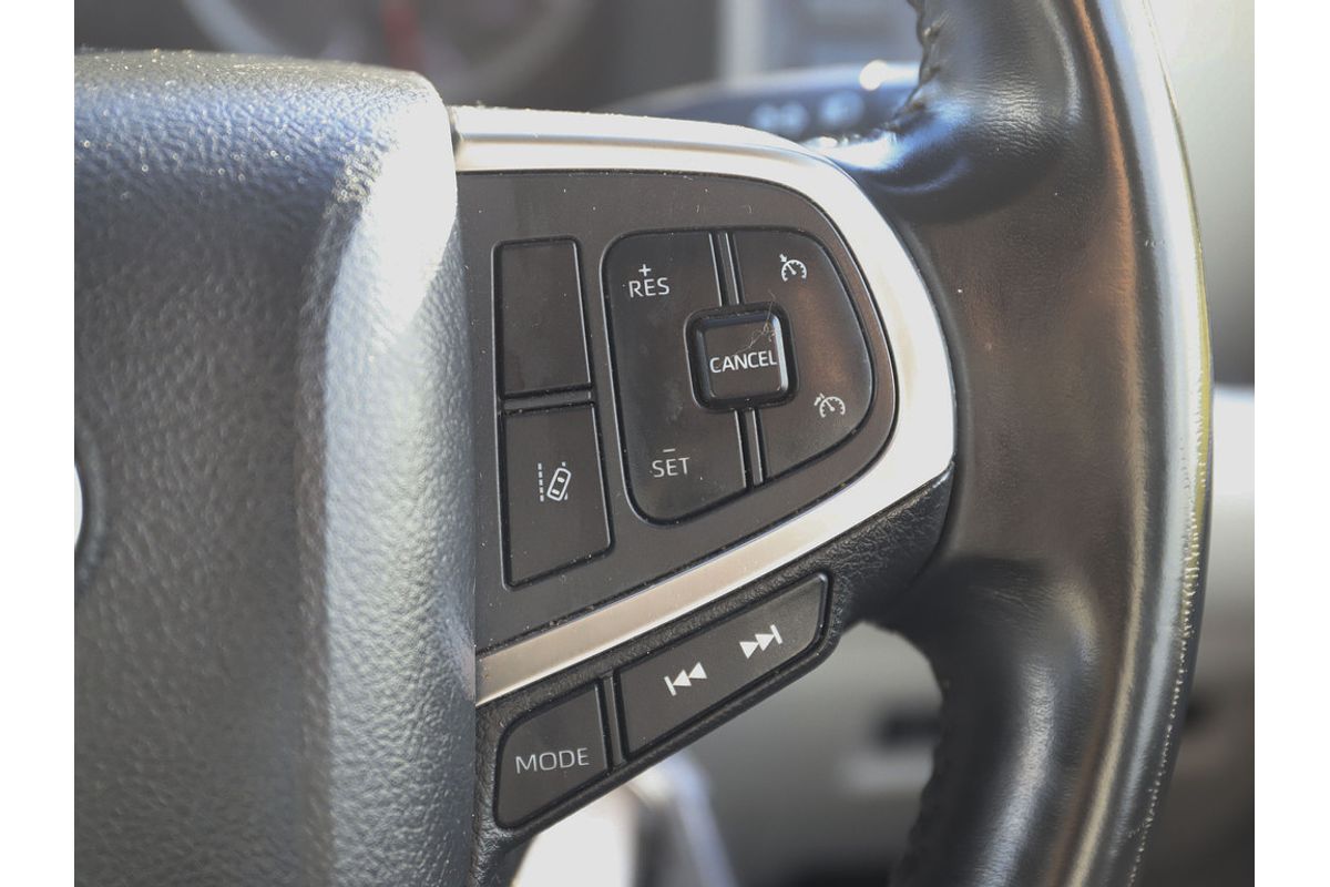 2019 Toyota Hiace Commuter GDH322R