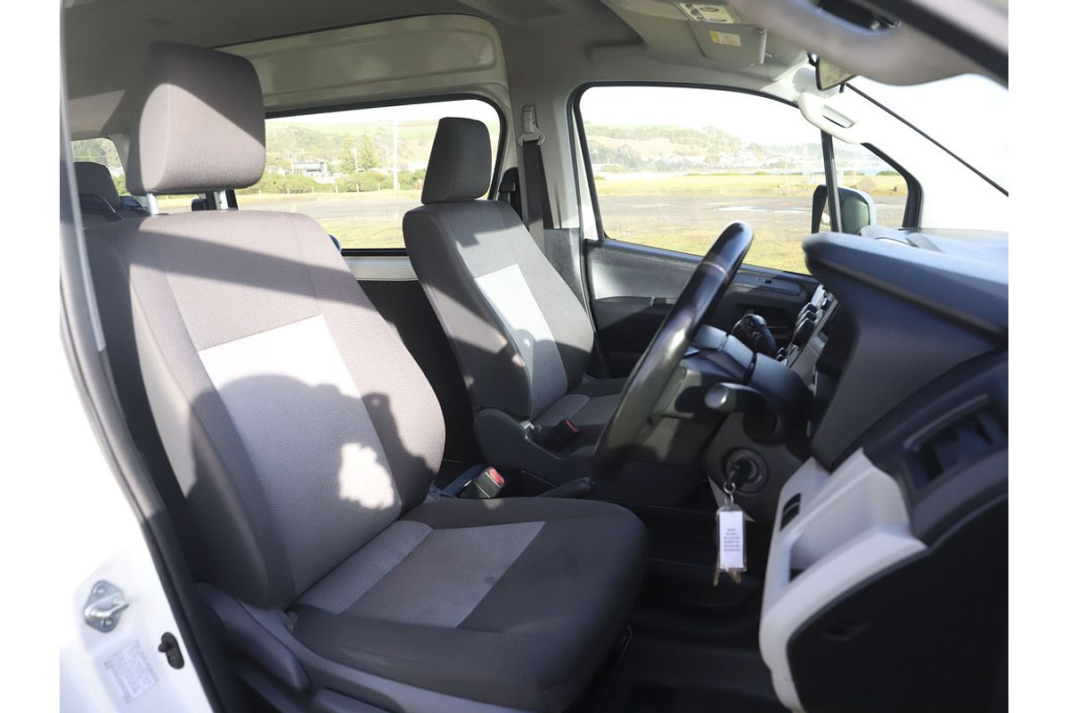 2019 Toyota Hiace Commuter GDH322R