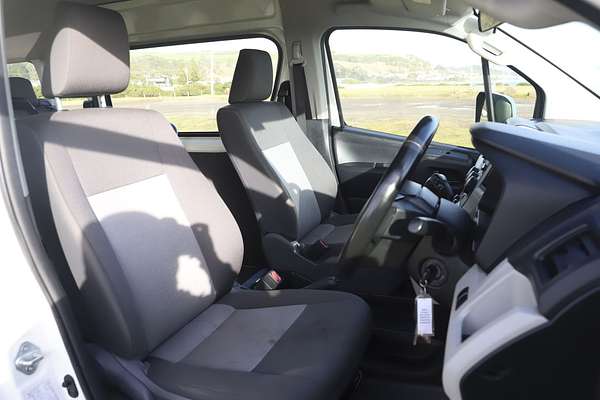 2019 Toyota Hiace Commuter GDH322R