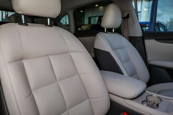 2025 MG Im6 PEREFORMANCE S12L