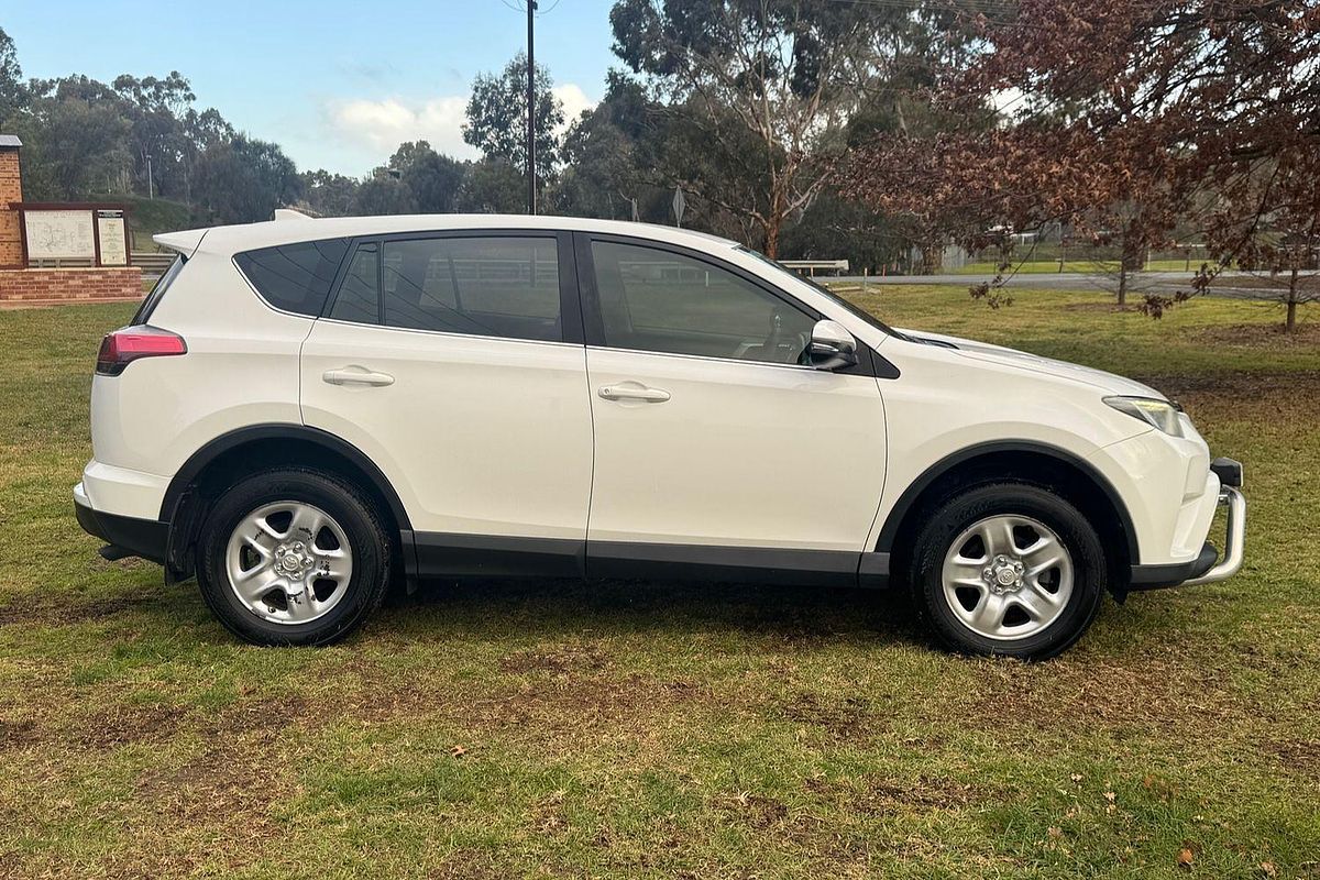 2017 Toyota RAV4 GX ASA44R