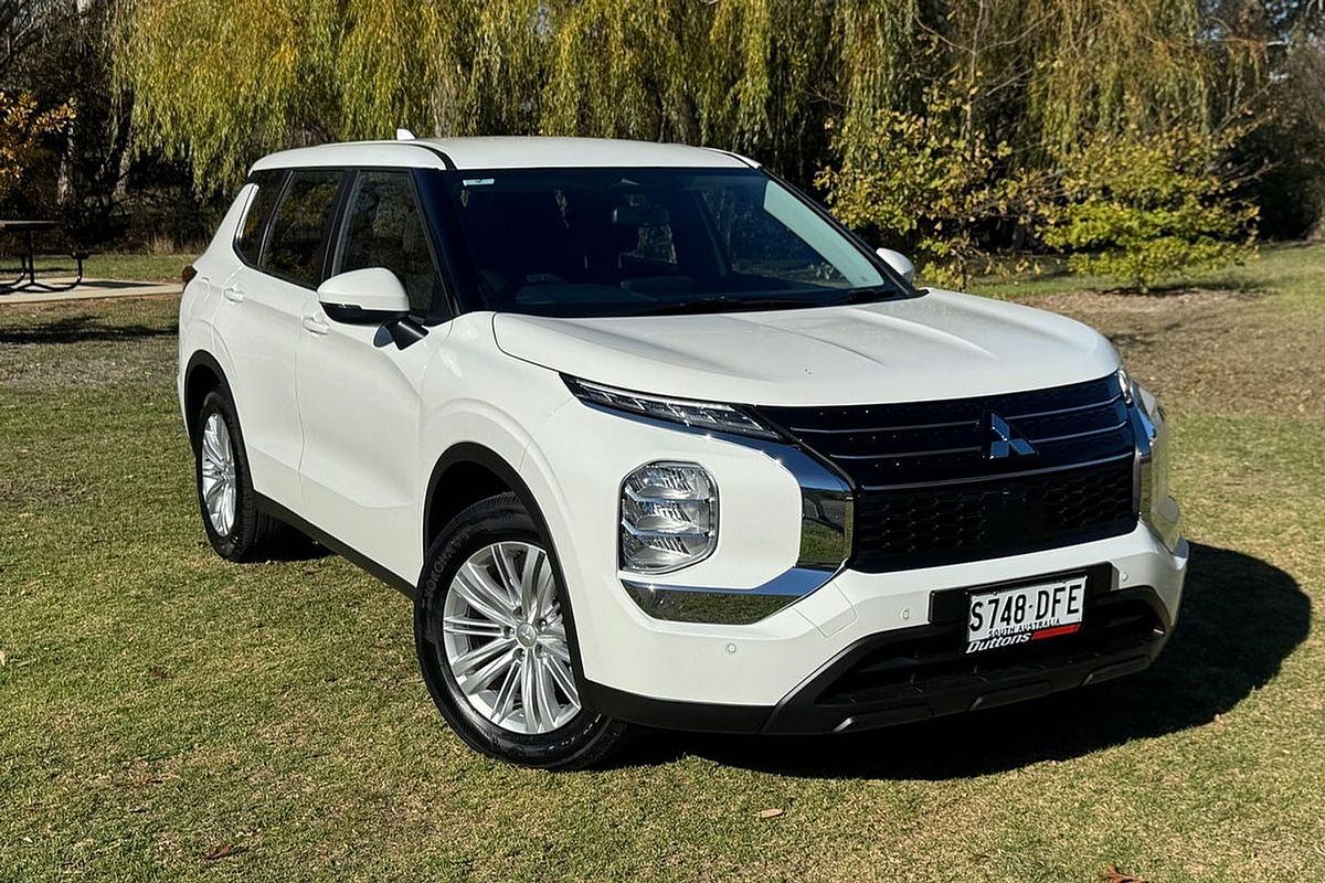 2024 Mitsubishi Outlander ES ZM