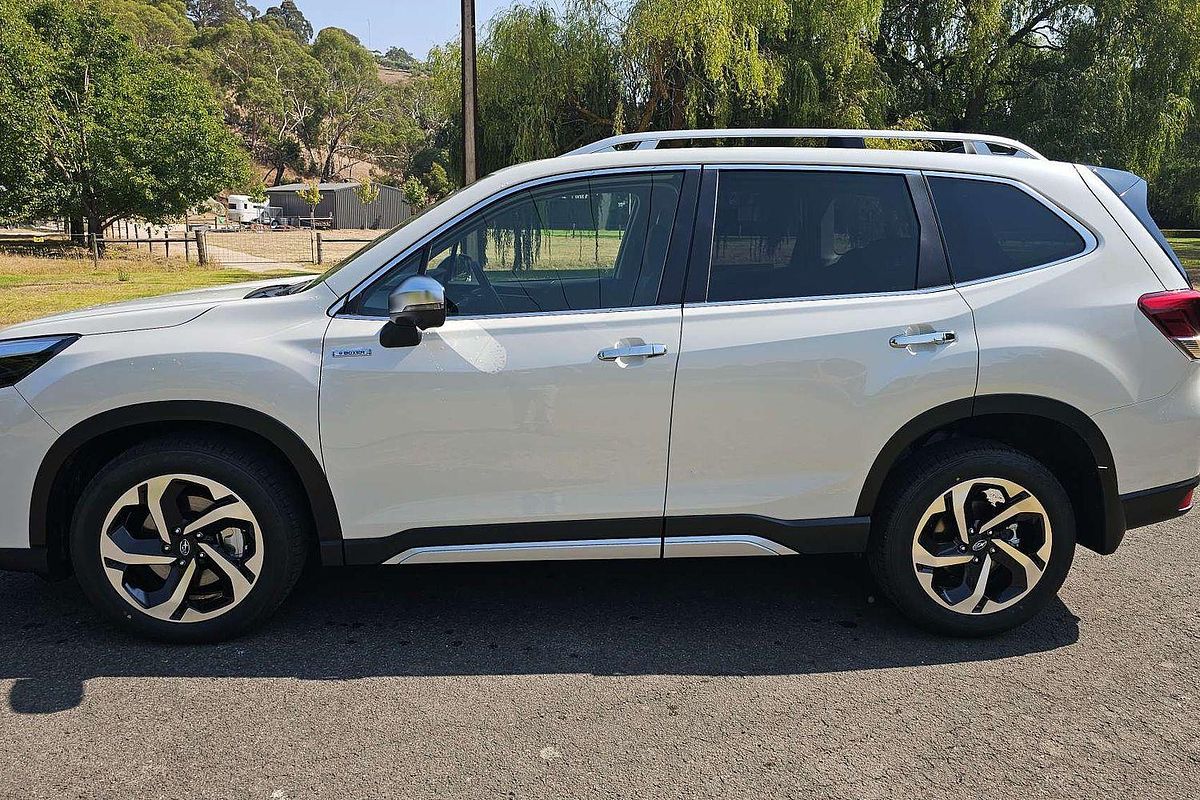 2024 Subaru Forester Hybrid S S5