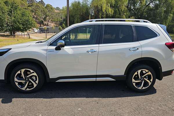 2024 Subaru Forester Hybrid S S5