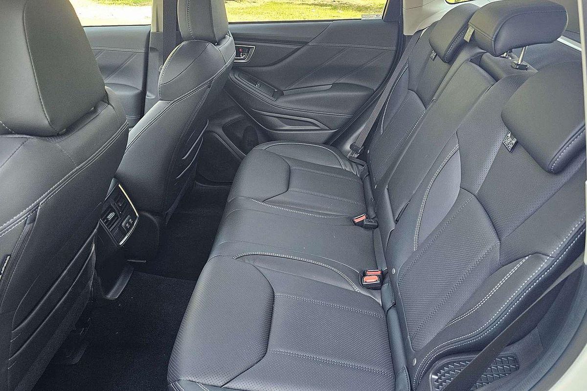 2024 Subaru Forester Hybrid S S5