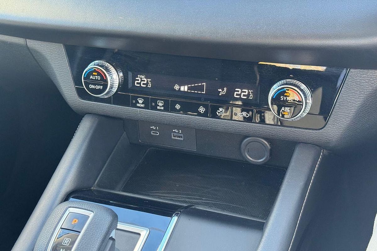 2024 Mitsubishi Outlander ES ZM