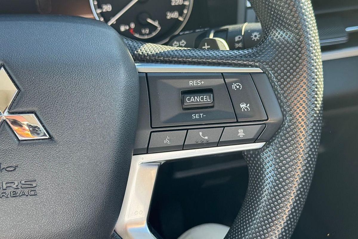 2024 Mitsubishi Outlander ES ZM