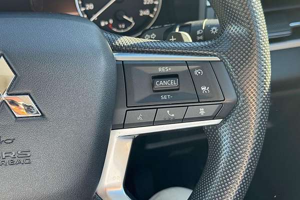 2024 Mitsubishi Outlander ES ZM