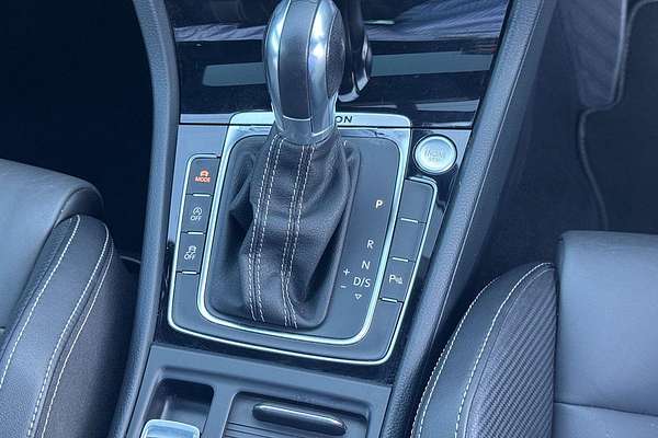2015 Volkswagen Golf R Wolfsburg Edition 7