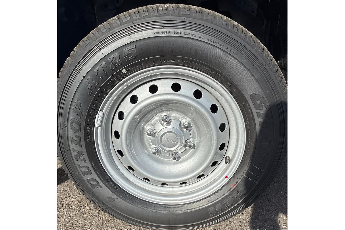 2025 Isuzu D-MAX SX High Ride Rear Wheel Drive
