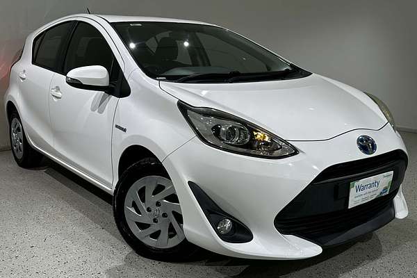 2018 Toyota Prius C  NHP10R