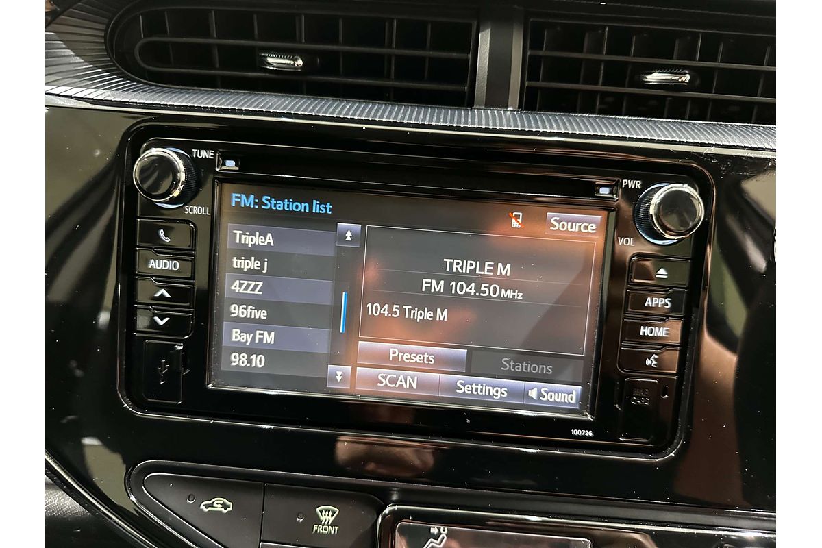 2018 Toyota Prius C  NHP10R