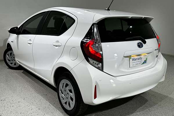 2018 Toyota Prius C  NHP10R