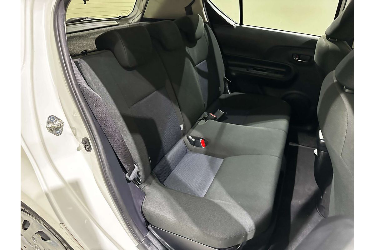 2018 Toyota Prius C  NHP10R