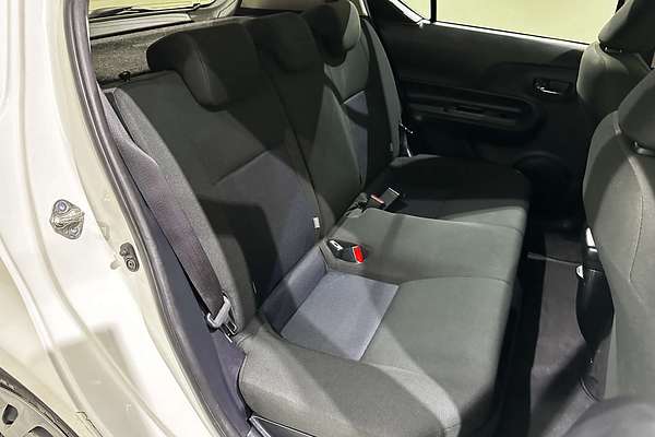 2018 Toyota Prius C  NHP10R