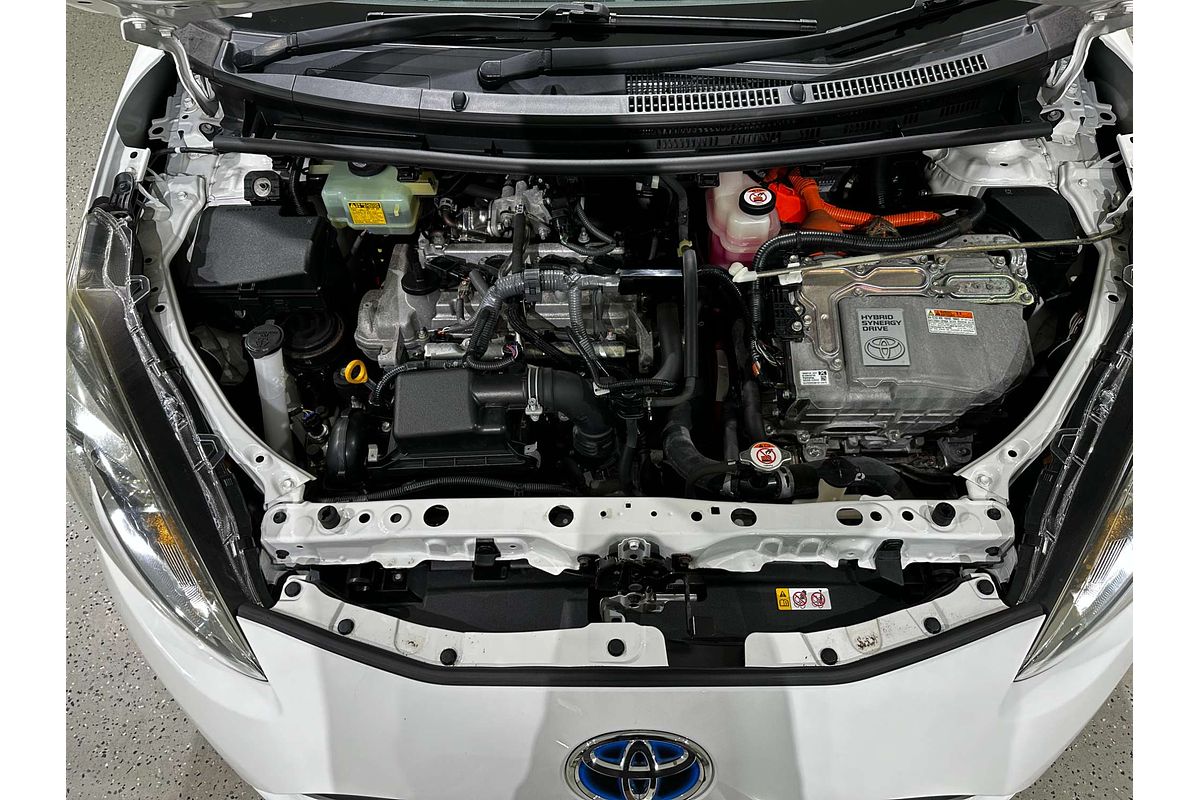 2018 Toyota Prius C  NHP10R